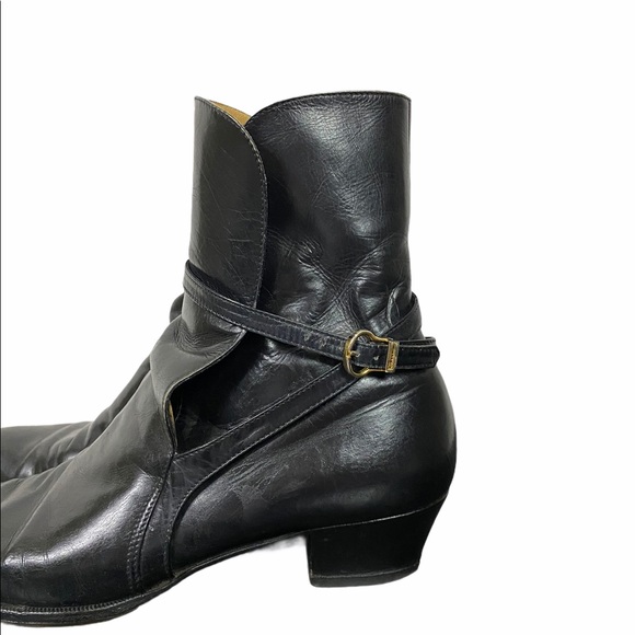 Salvatore Ferragamo heeled black boots gold buckle - Picture 2 of 12
